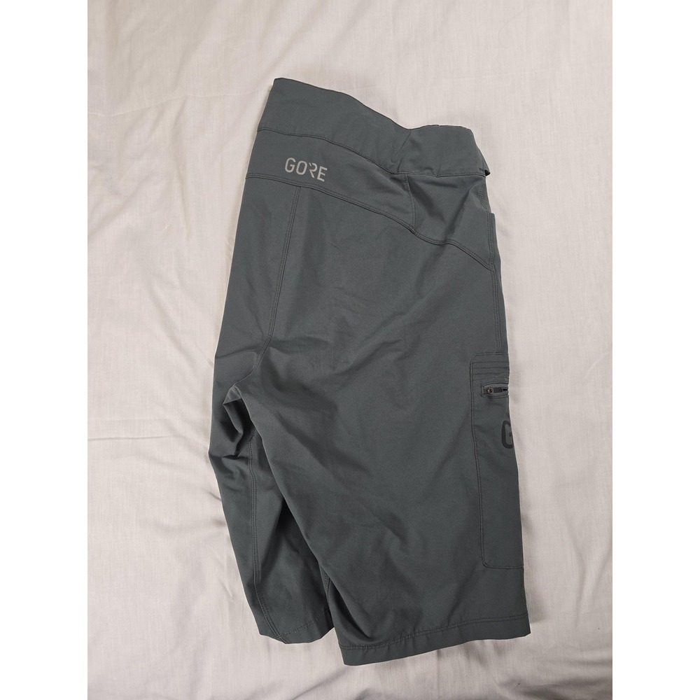 Gore Wear Cycling Shorts Mens Small Gray Lightweight Adjustable Waist Bike